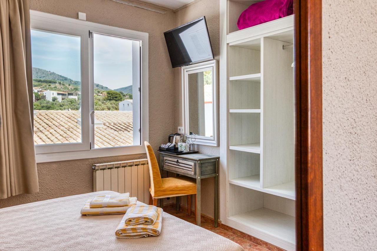 Bed and Breakfast La Fonda Кадакес Экстерьер фото